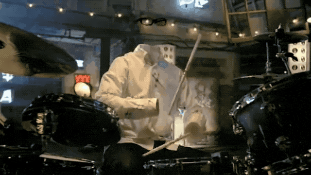 drummer without head